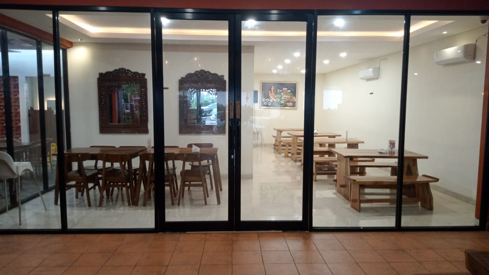 Indoor Tengah